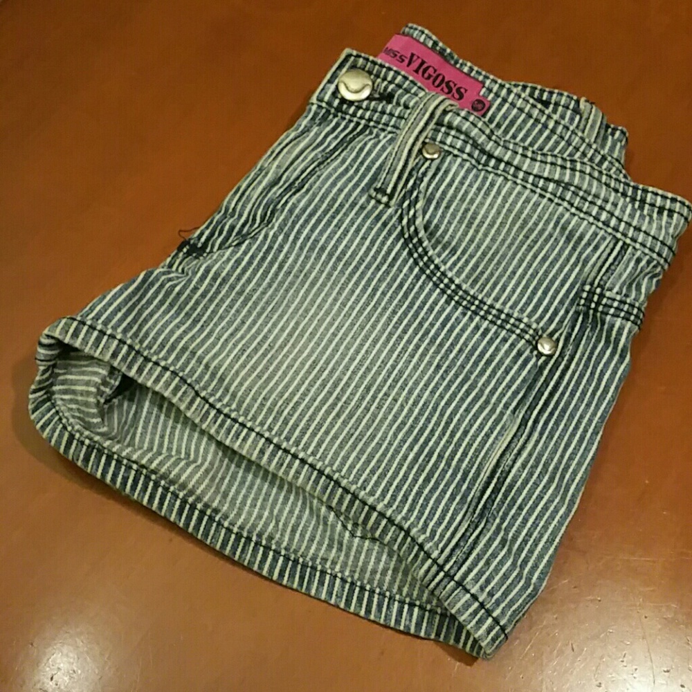 Shorts - Picture 7 of 7